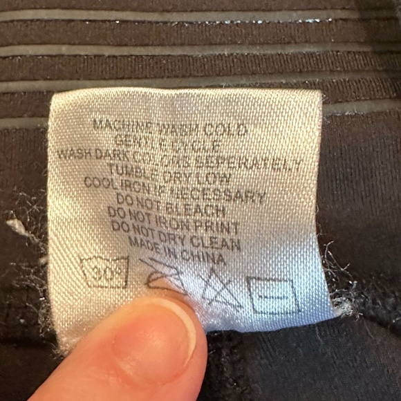 Love & Fit Full Length Black Stay Put Leggings Size Large - Picture 9 of 11